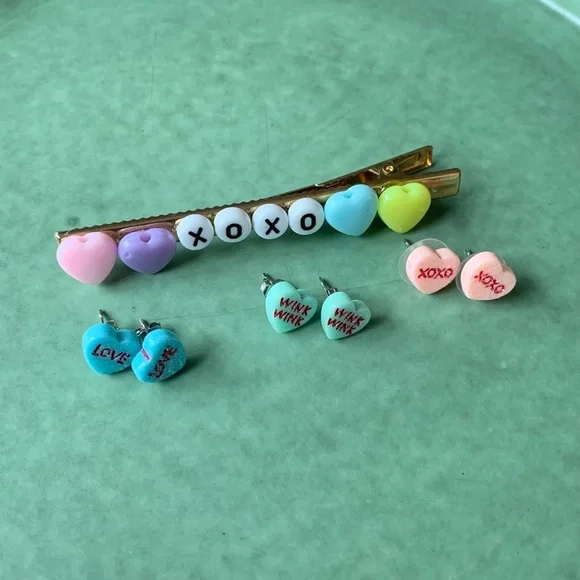 3 pairs of earrings 1 hair clip colorful heart shaped - Picture 2 of 3